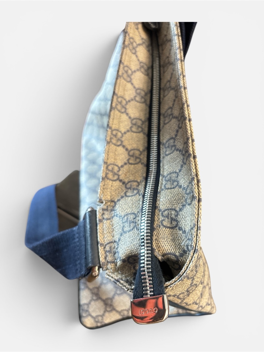 Gucci grey and navy GG Monogram Canvas Crossbody Bag with Navy Strap - Picture 10 of 11